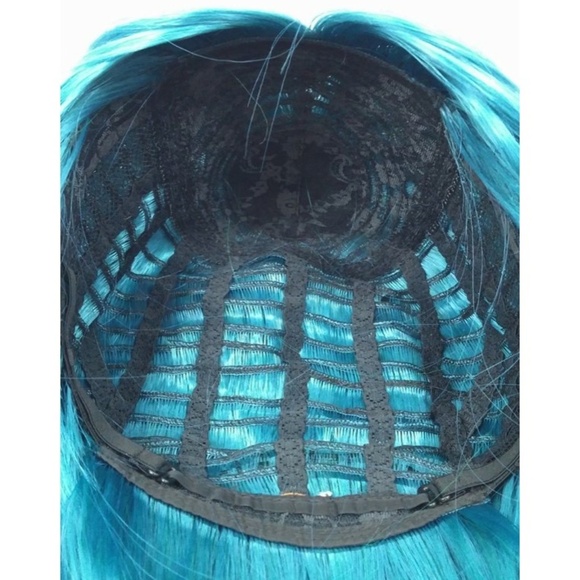 Blue long bob heat resistant wig w/ bangs - Picture 5 of 5